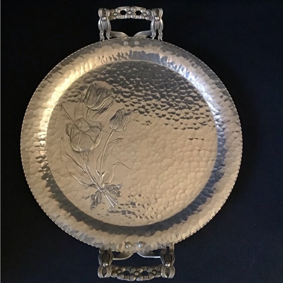 Large Tulip tray hammered metal with handles - Picture 1 of 4